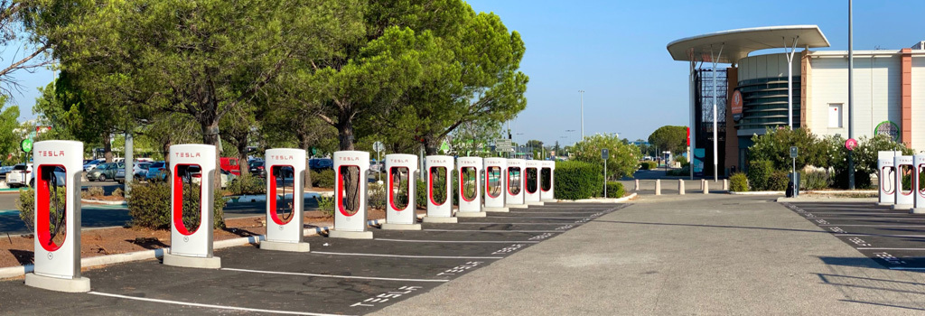 1658501038131-D-bornes-recharge-tesla-avignon-nord.jpg